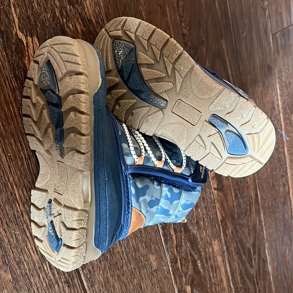Oshkosh snow boot size 10 - Picture 2 of 2